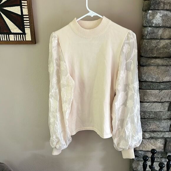 Flying Tomato White Fitted Ruffled Puff Sleeve Blouse - Picture 2 of 8